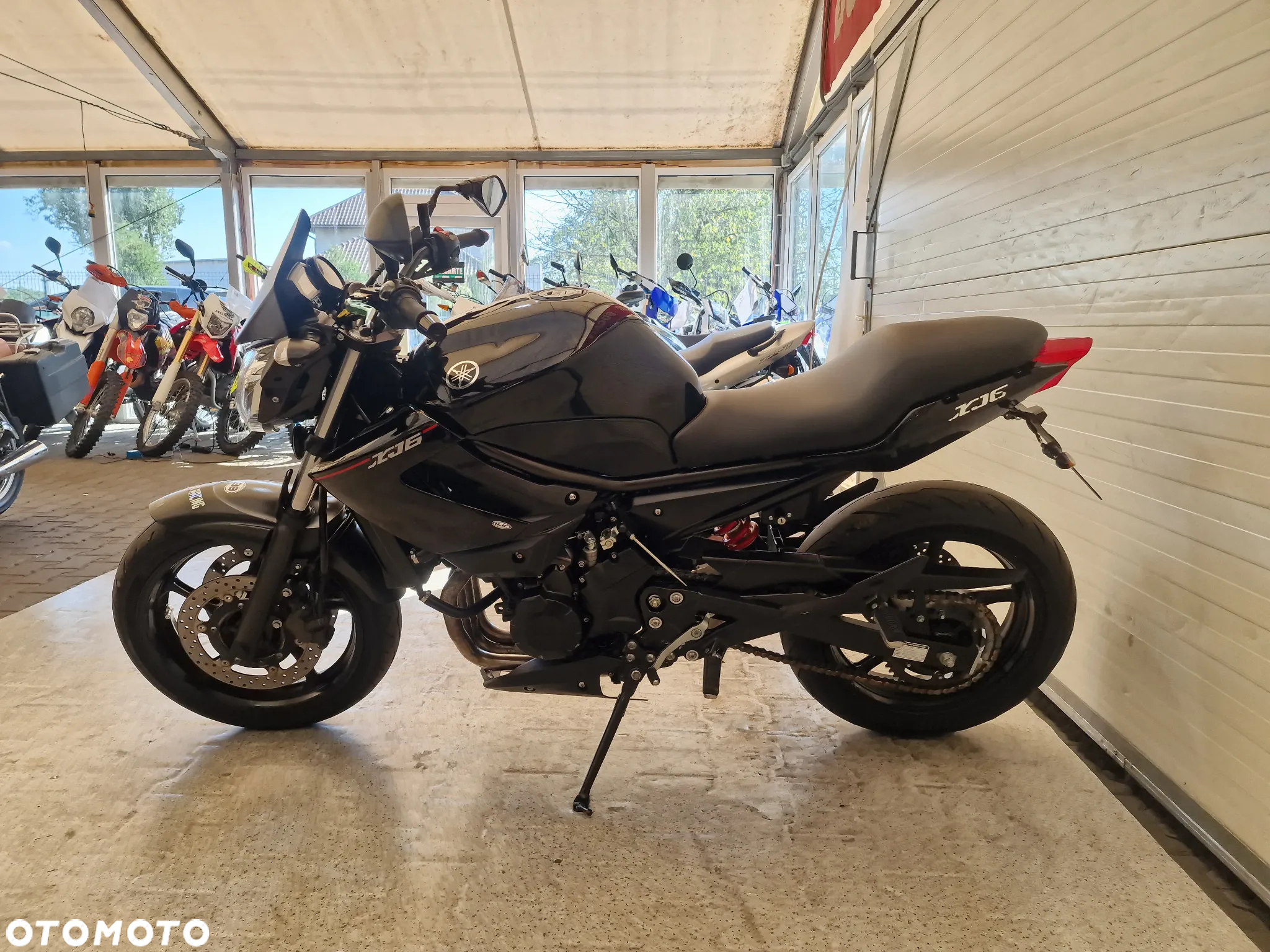 Yamaha XJ - 16