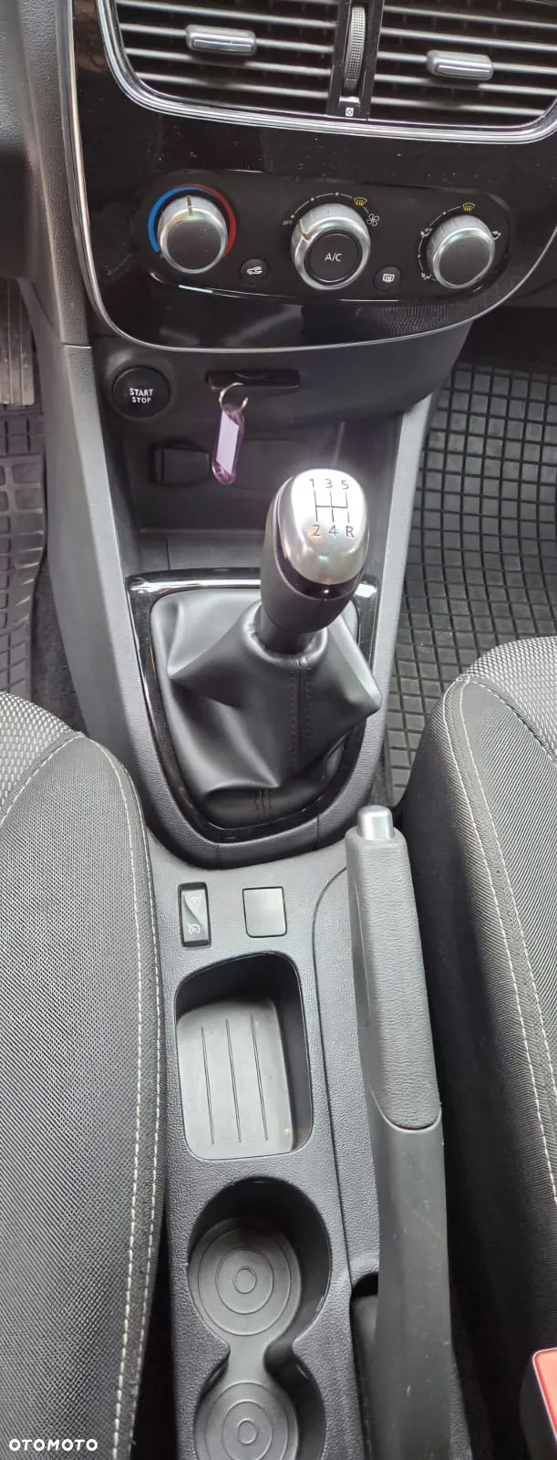 Renault Clio - 10