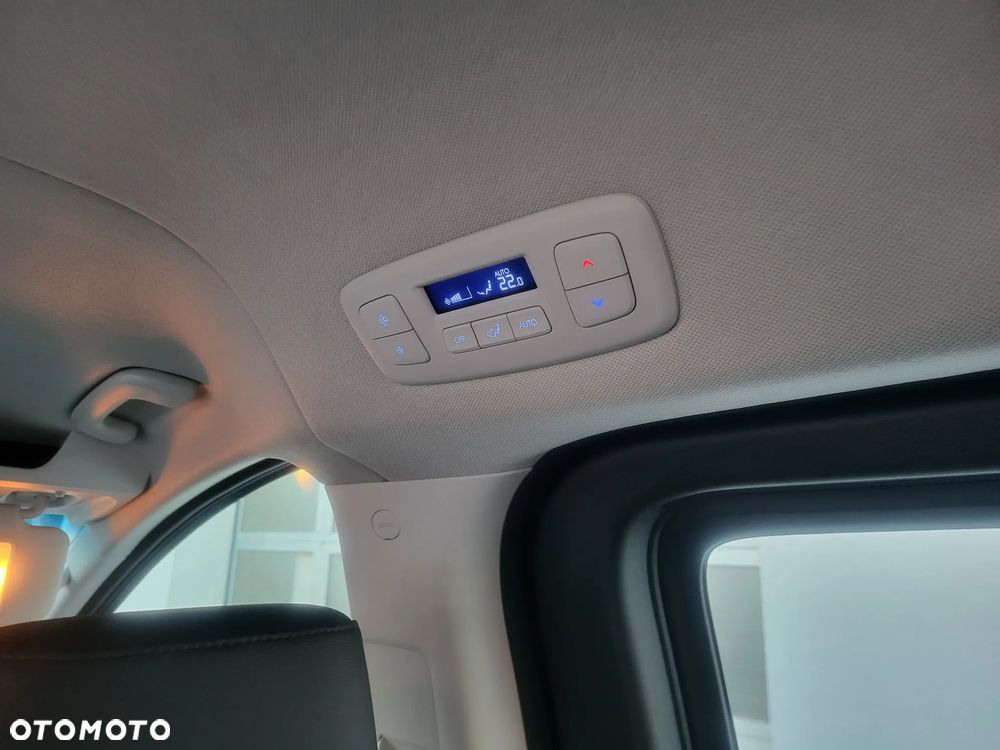 Hyundai Staria 1.6 T-GDI HEV Smart VIP - 34