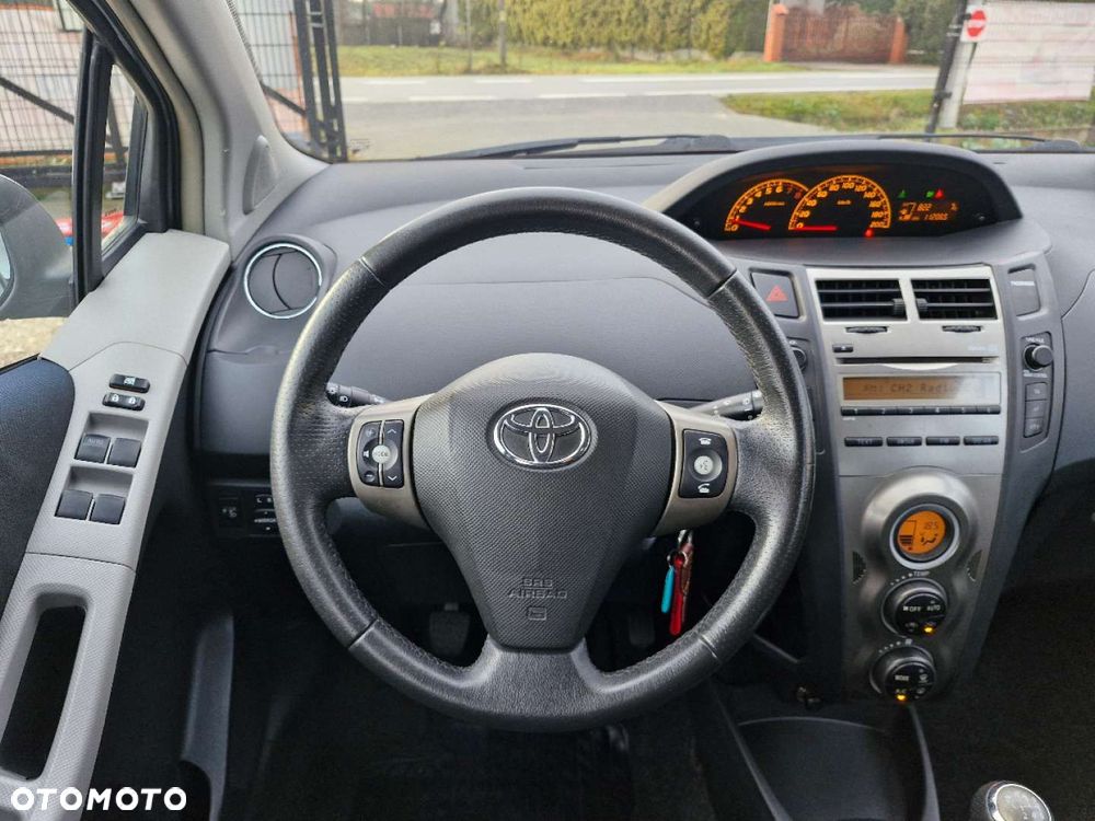 Toyota Yaris - 26