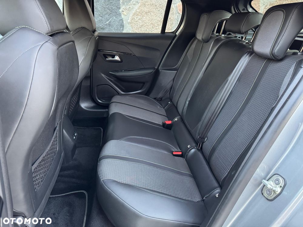 Peugeot 208 GT Line - 11