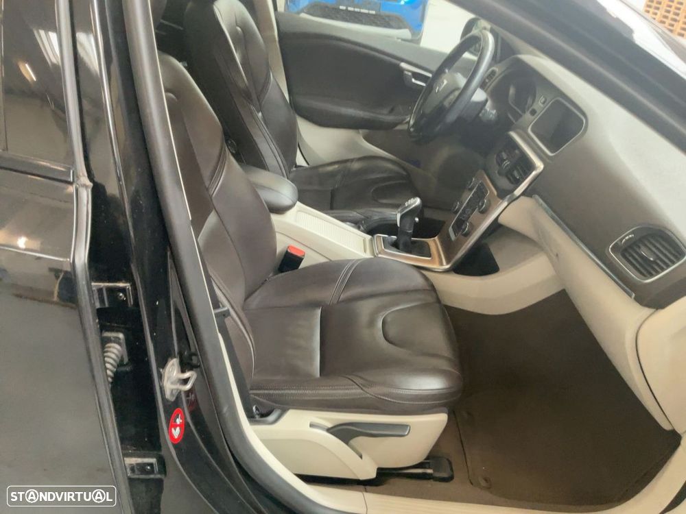 Volvo V40 Cross Country D2 Summum - 9