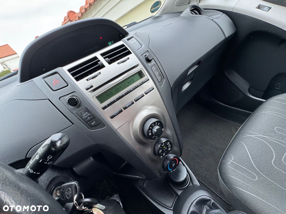 Toyota Yaris - 13