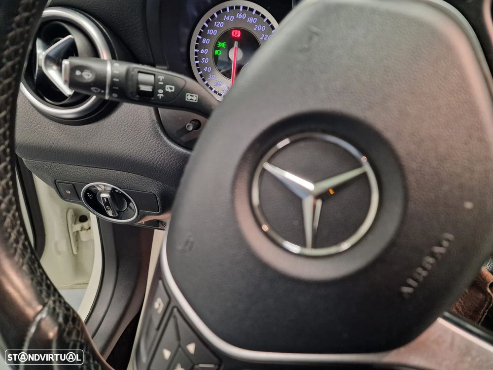 Mercedes-Benz A 180 CDI BE AMG Line - 46