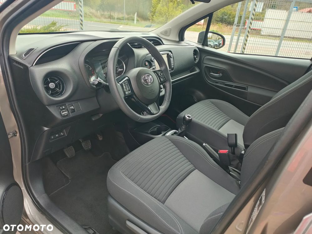 Toyota Yaris 1.0 Premium - 16
