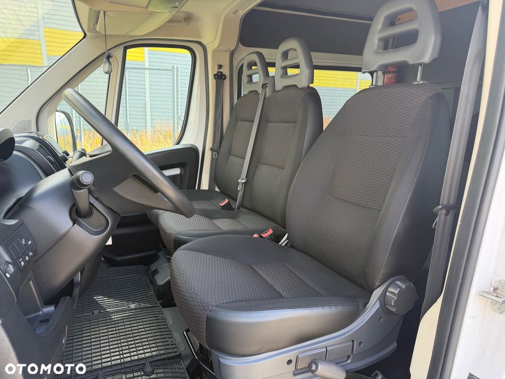 Peugeot Boxer Brygadówka L3H2 7 osób - 32