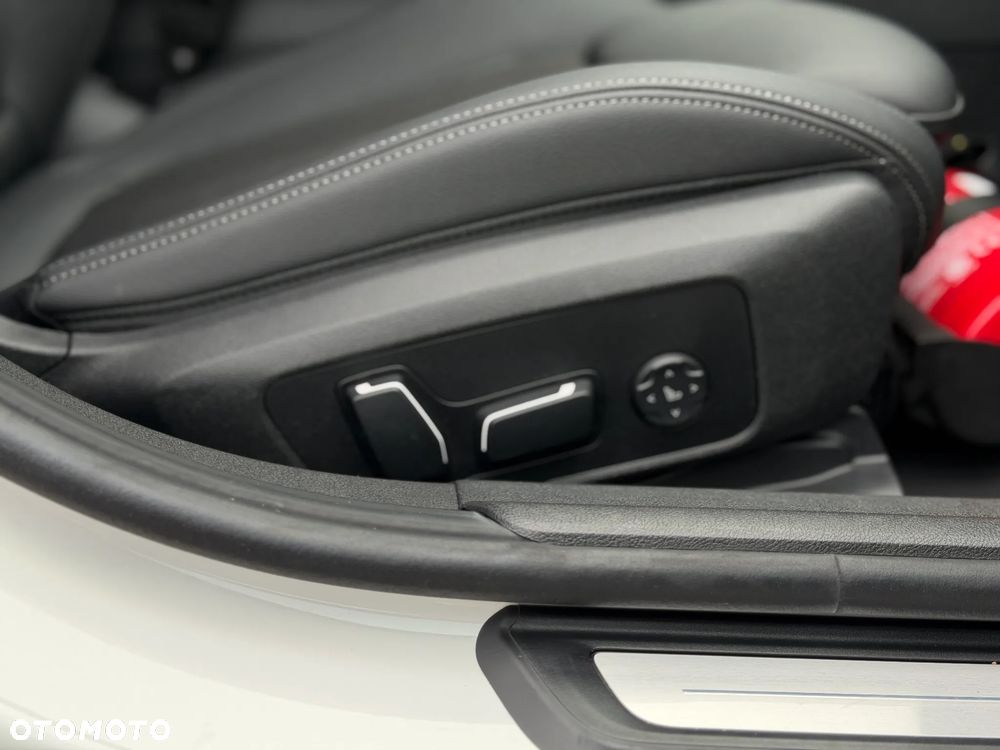 BMW Seria 3 318i M Sport - 28