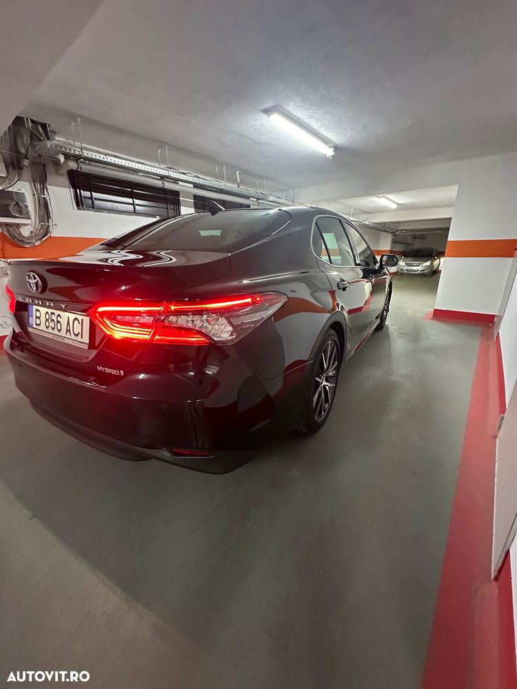 Toyota Camry - 5