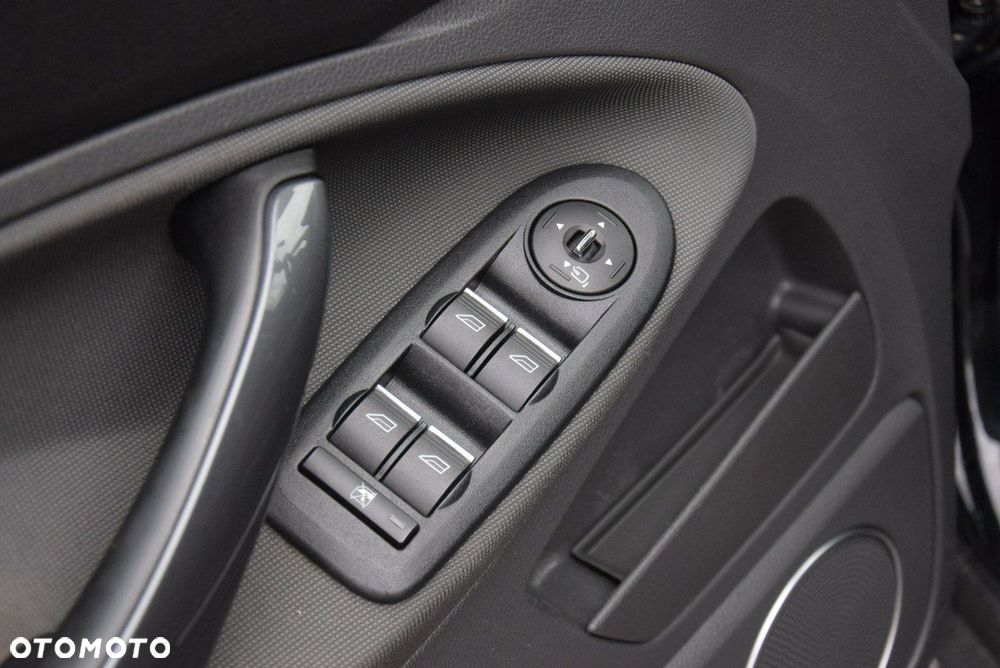 Ford Kuga 2.0 TDCi FWD Titanium - 25