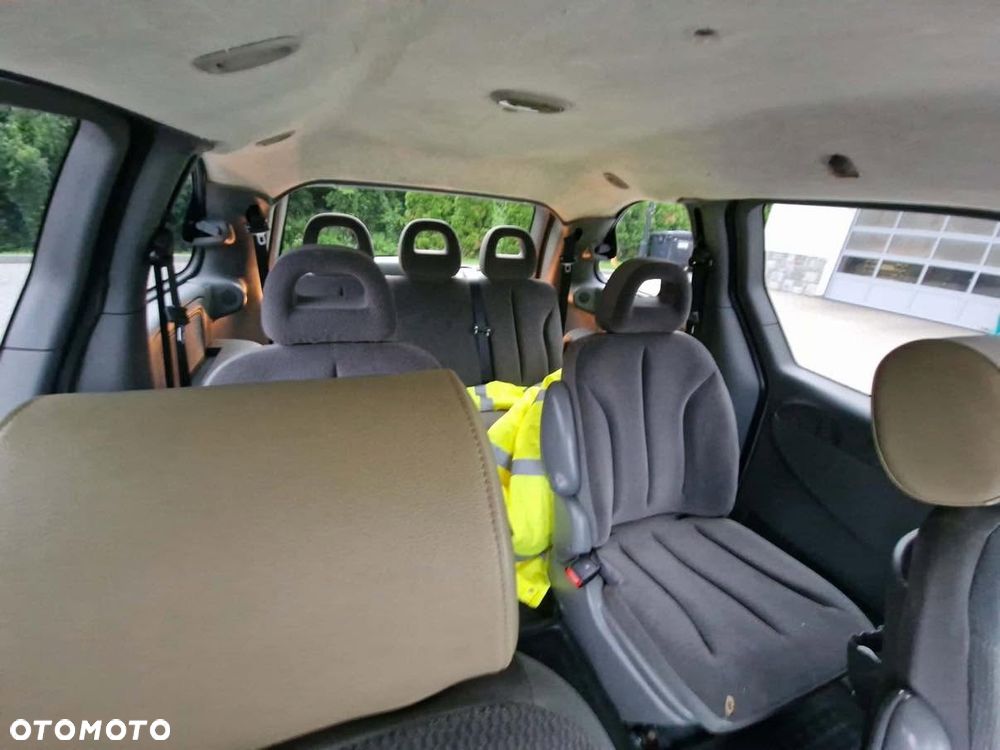 Chrysler Voyager 2.8 CRD Family - 21