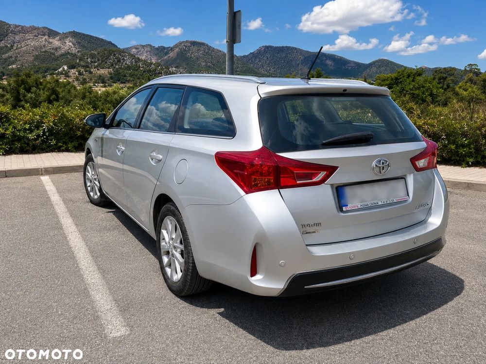 Toyota Auris 1.4 D-4D Business Edition - 4