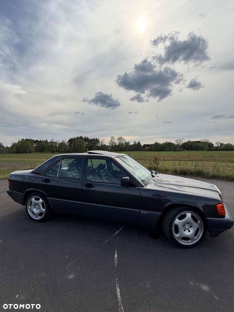Mercedes-Benz W201 (190) - 2