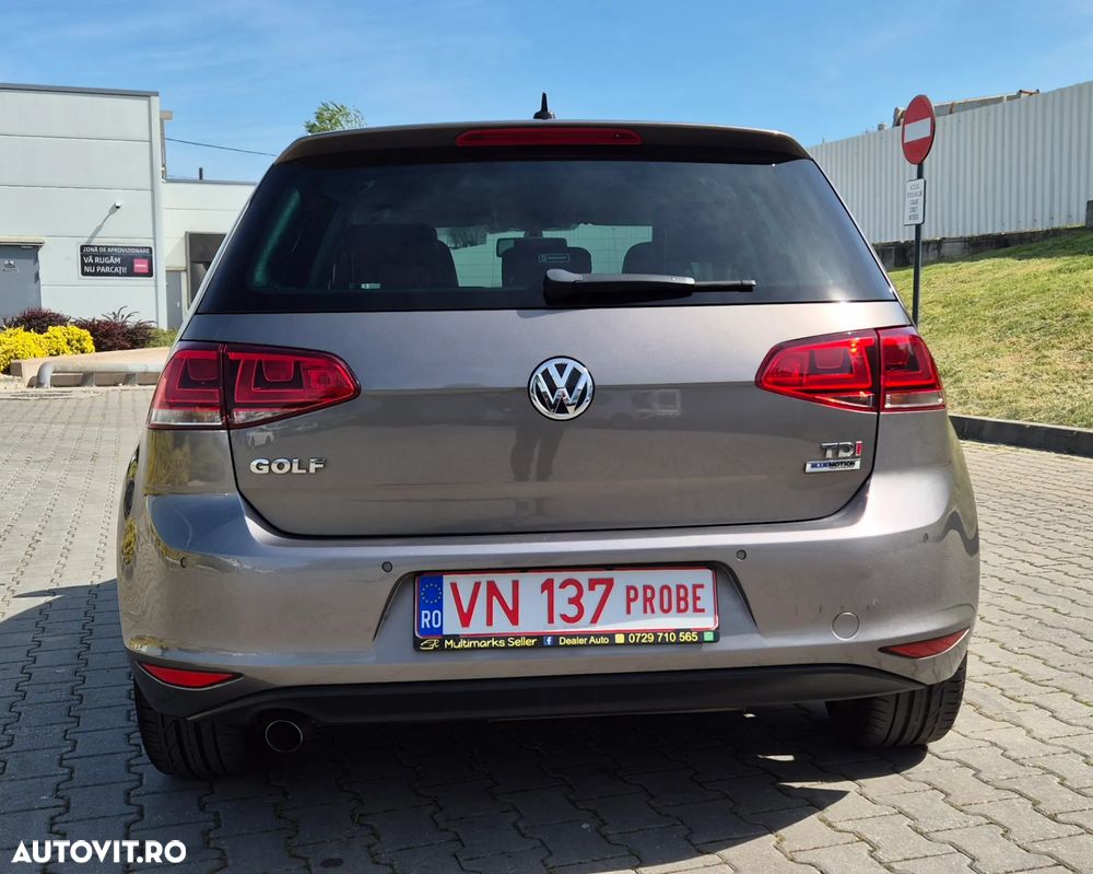 Volkswagen Golf 1.6 TDI Highline - 13