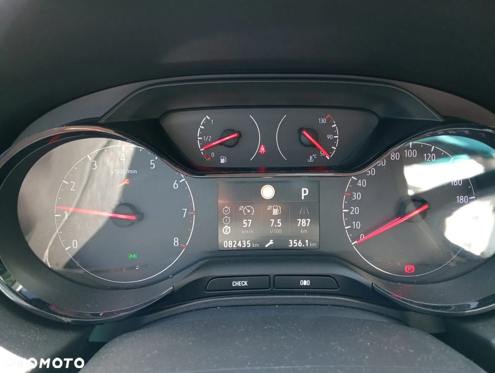 Opel Grandland X 1.2 T GPF Design Line S&S - 39