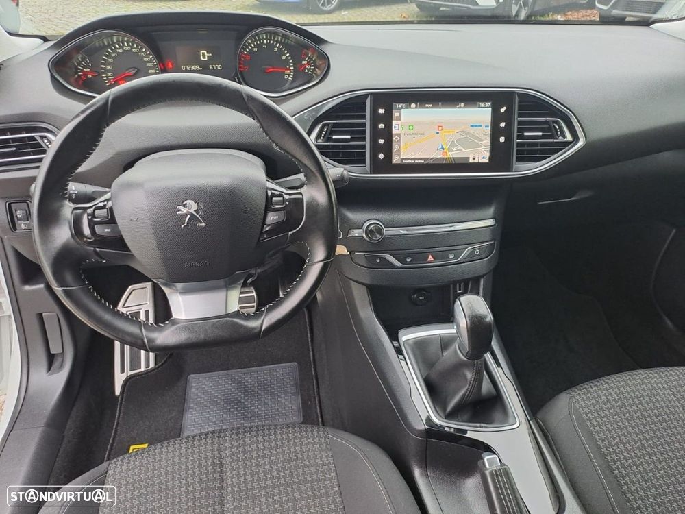 Peugeot 308 1.2 PureTech Style J17 - 12