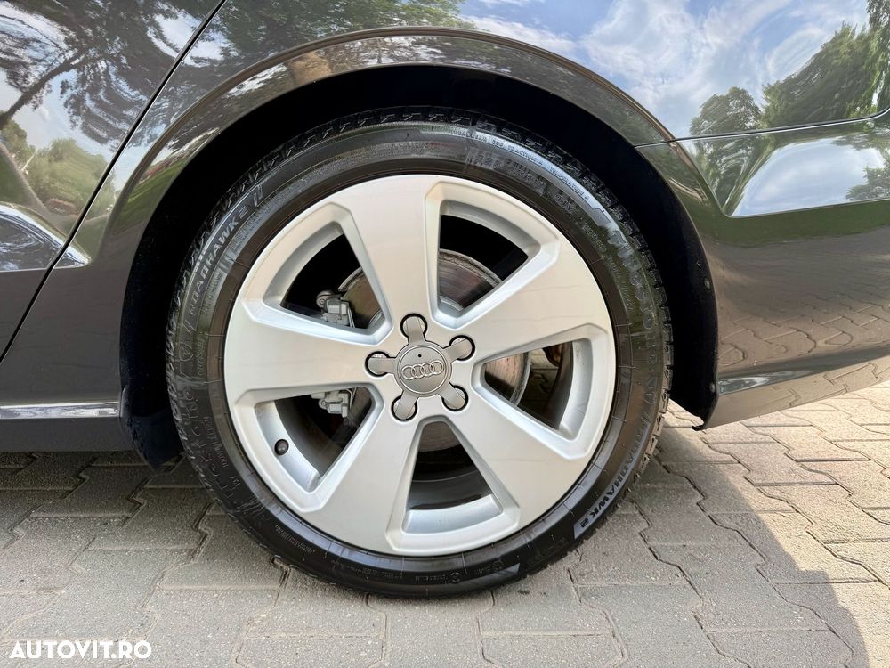 Audi A3 2.0 TDI Stronic Ambiente - 9