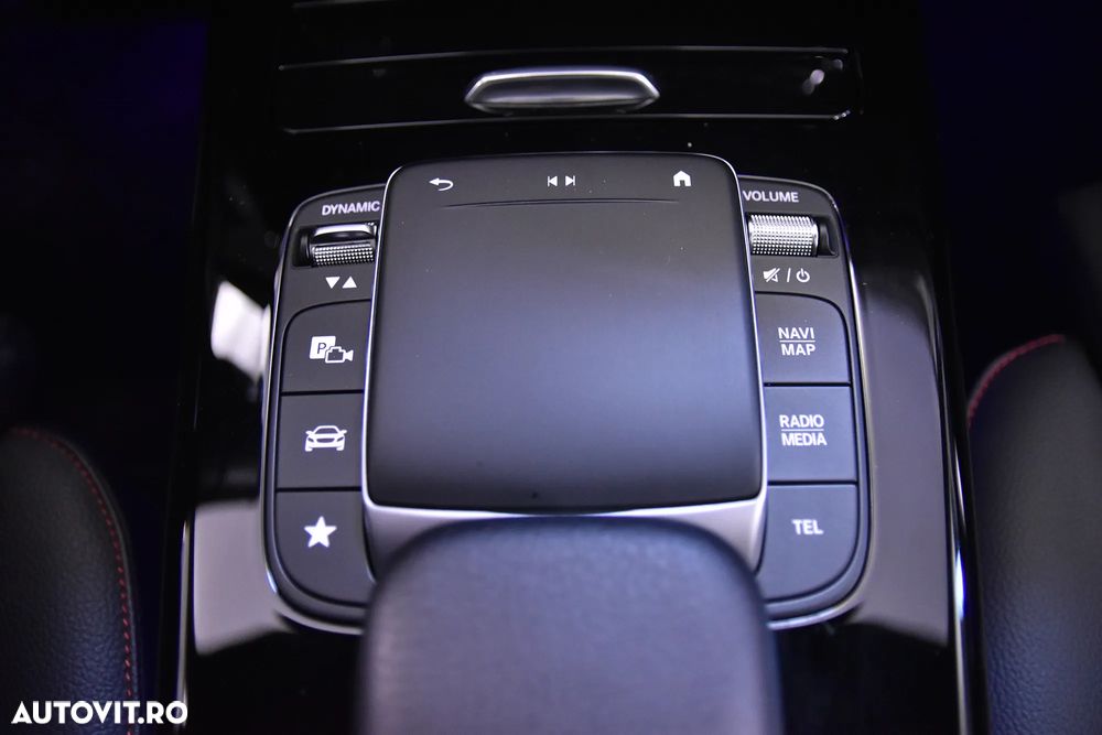 Mercedes-Benz A 200 Sedan 7G-DCT AMG Line - 19