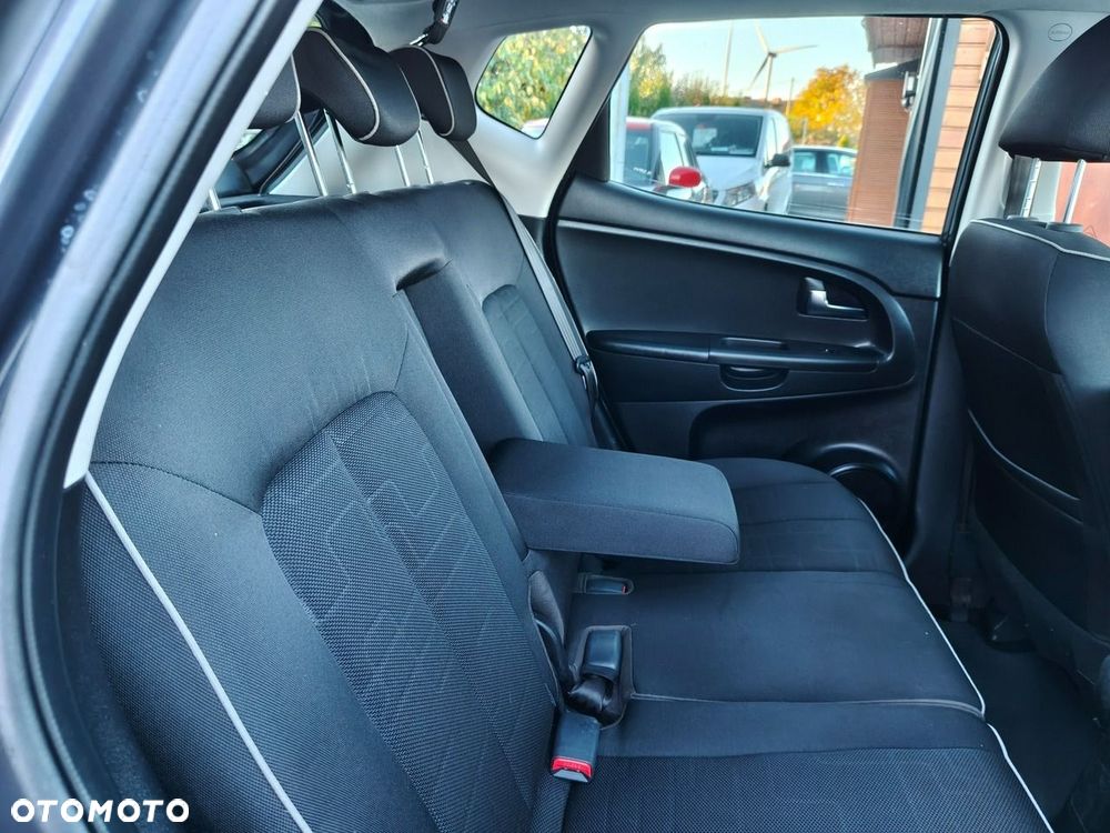 Kia Venga - 24