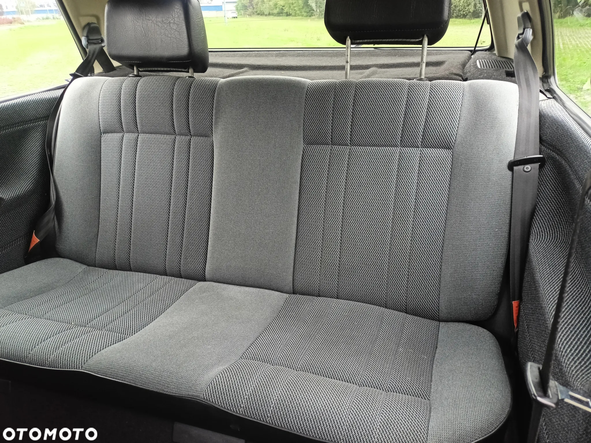 Volkswagen Golf 1.6 CL - 12