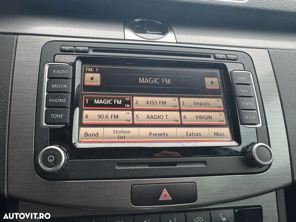 Volkswagen Passat Variant 2.0 TDI Blue TDI DSG Highline - 28