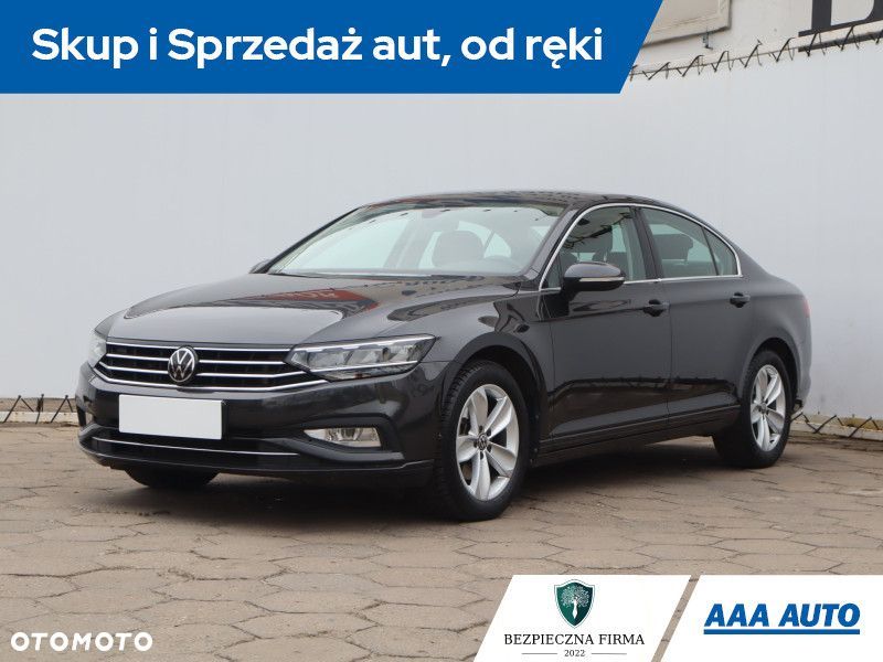 Volkswagen Passat - 3