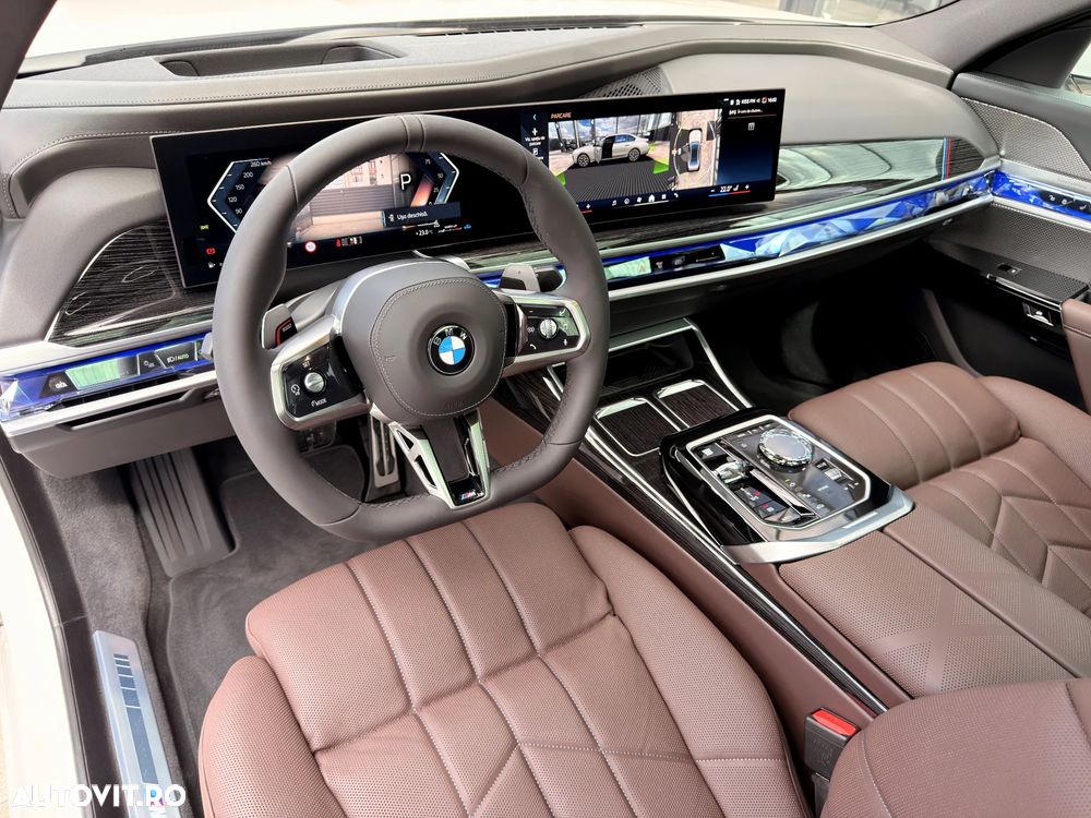 BMW Seria 7 740d xDrive MHEV - 12