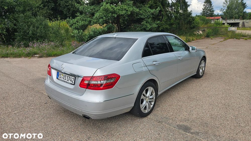 Mercedes-Benz Klasa E 300 CDI DPF BlueEFFICIENCY 7G-TRONIC Elegance - 8