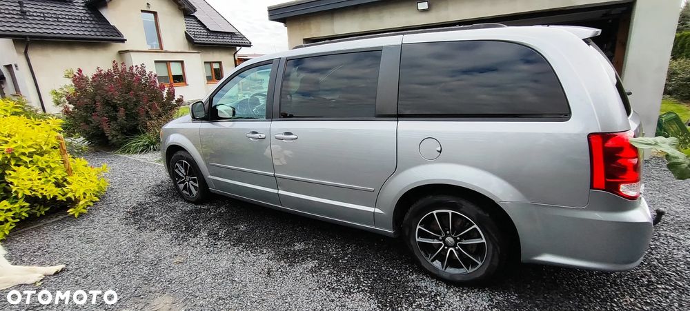 Dodge Grand Caravan 3.6 R/T - 7