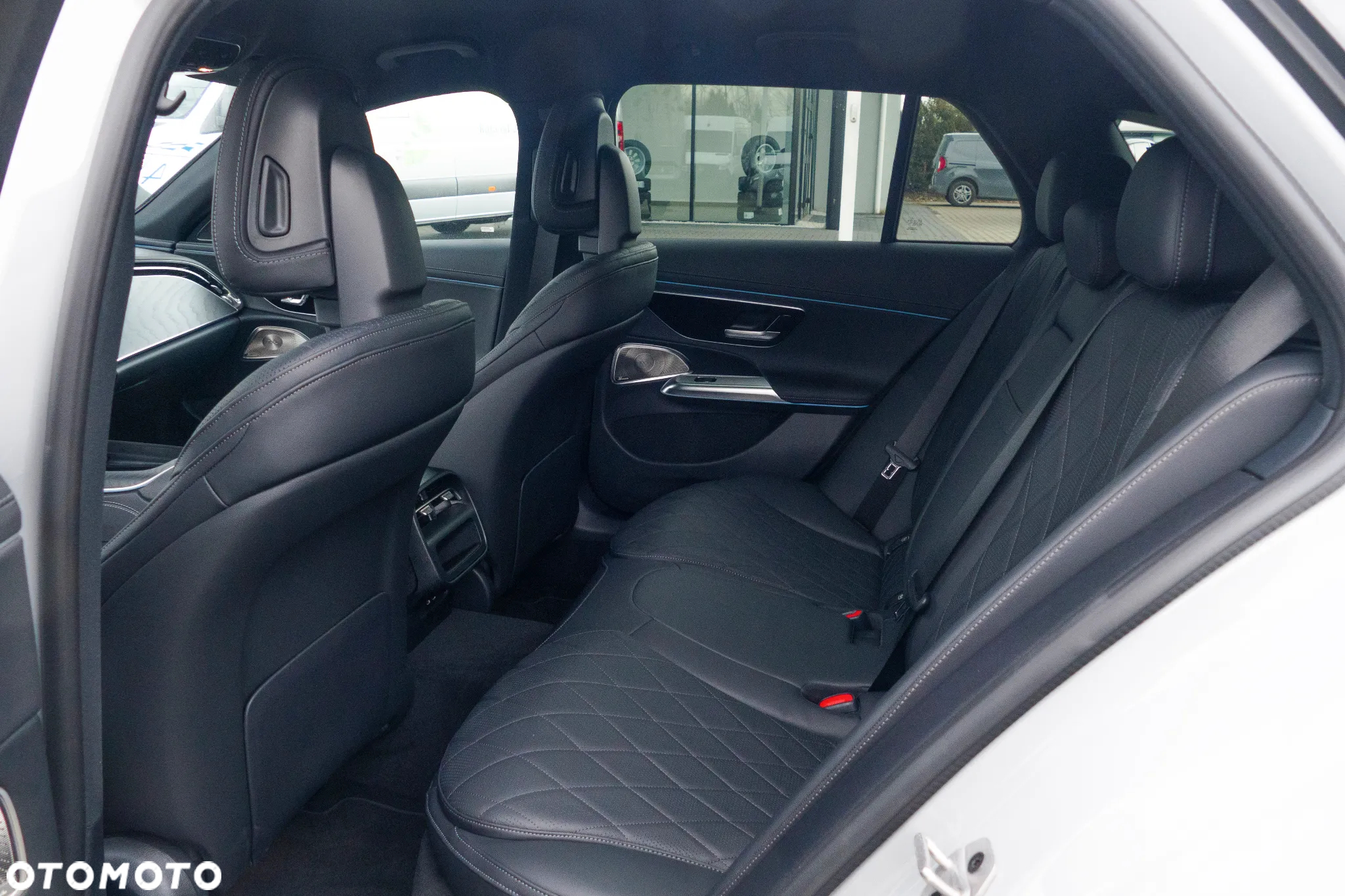 Mercedes-Benz Klasa E 220 d 4-Matic - 29