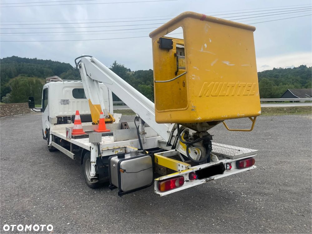 Nissan Cabstar - 1