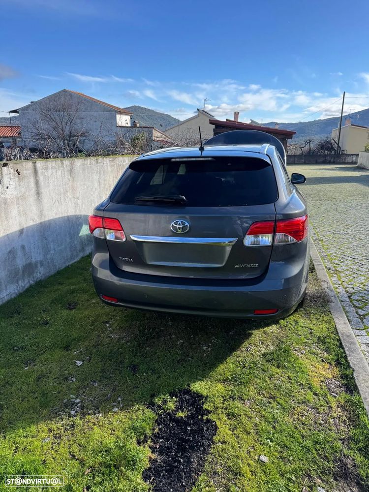 Toyota Avensis SD 2.0 D-4D Exclusive +GPS - 2