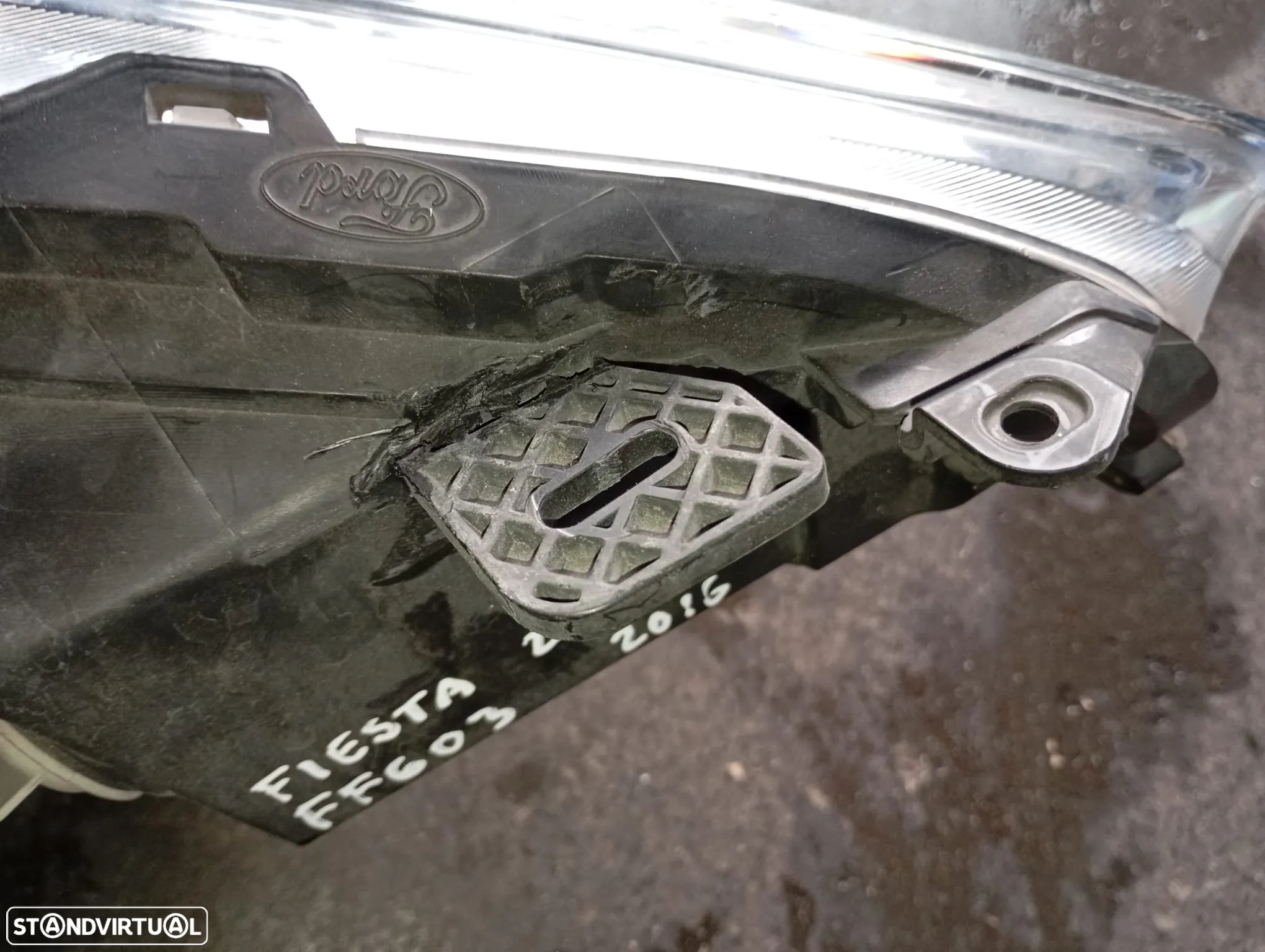FORD FIESTA FAROL ESQUERDO - FF603 - 4
