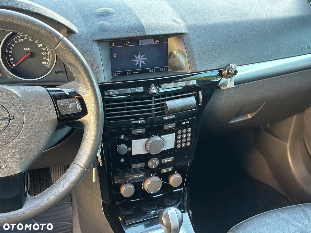 Opel Astra 1.6 Automatik Design Edition - 26