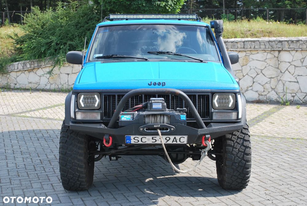 Jeep Cherokee - 12