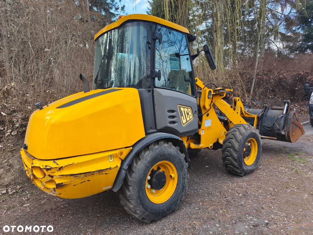 JCB 406 - 3