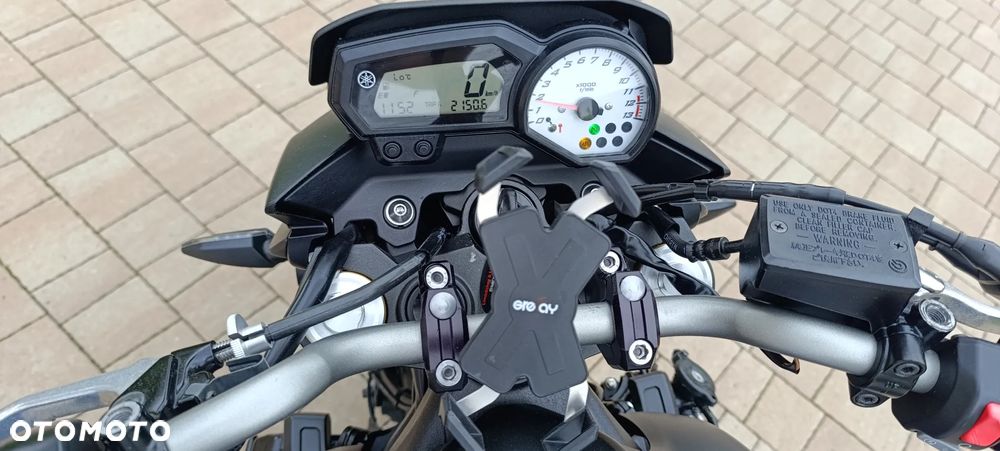 Yamaha FZ8 - 14