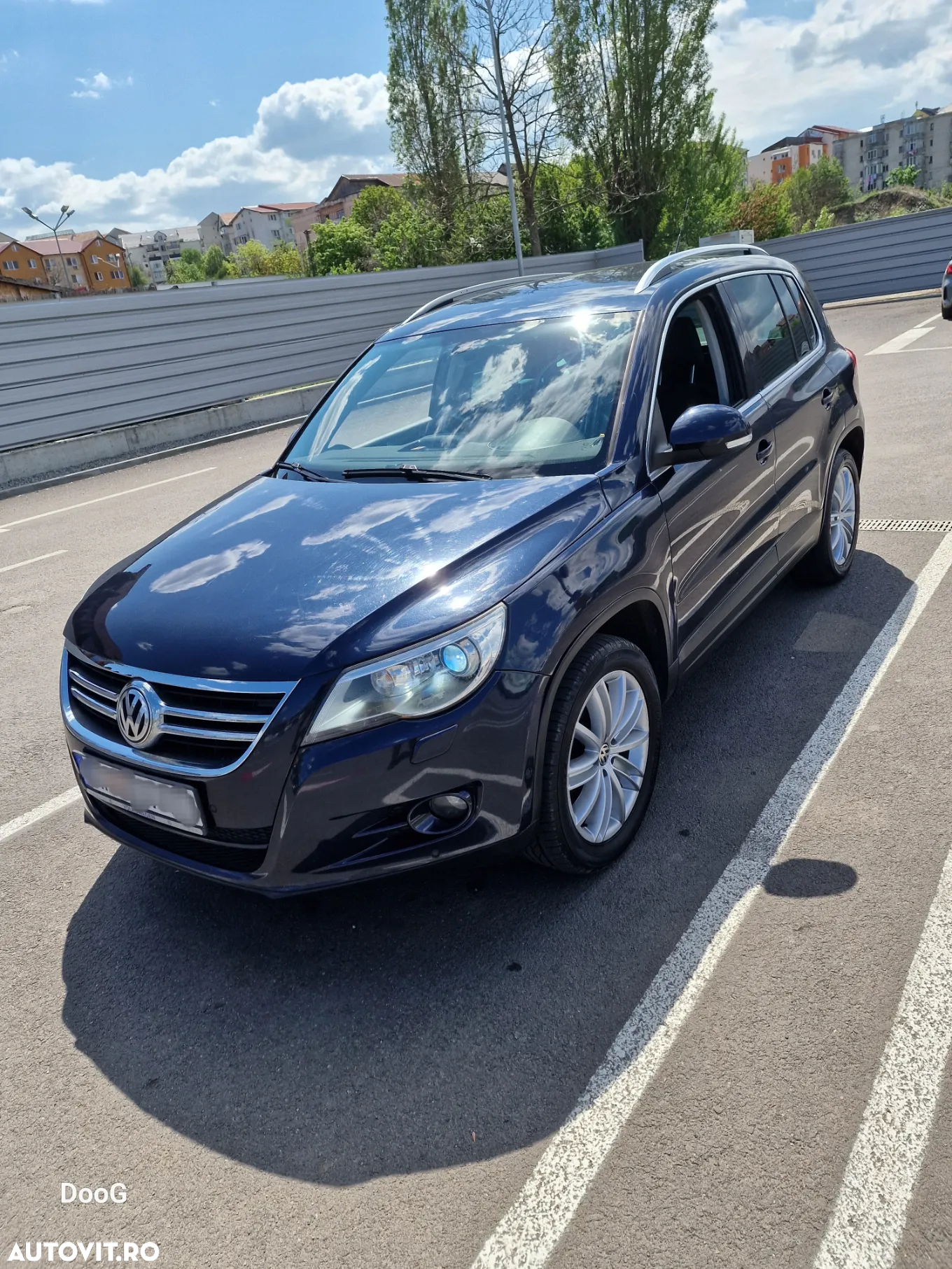 Volkswagen Tiguan - 2