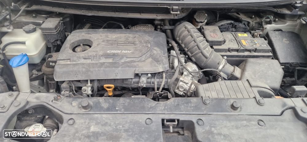 Kia Carens 1.7 CRDi ISG TX - 10