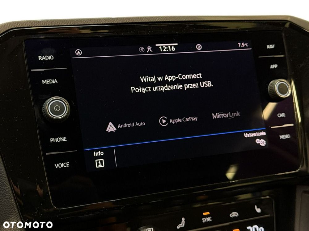 Volkswagen Passat - 28