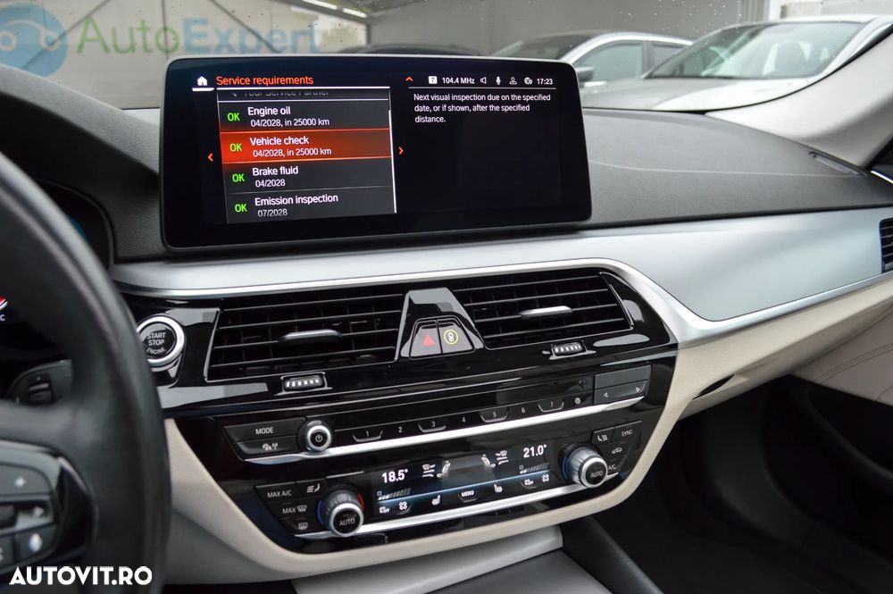 BMW Seria 5 520d Aut. Luxury Line - 22