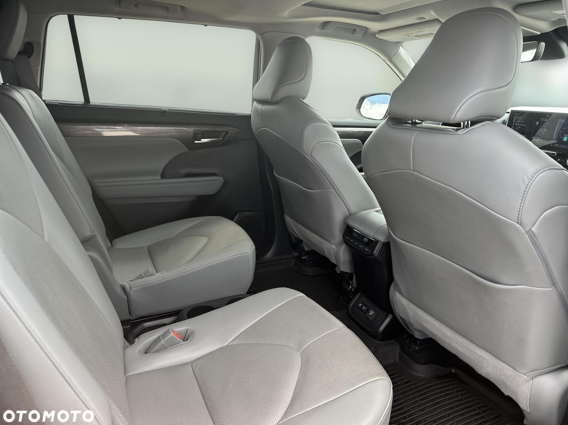 Toyota Highlander - 12