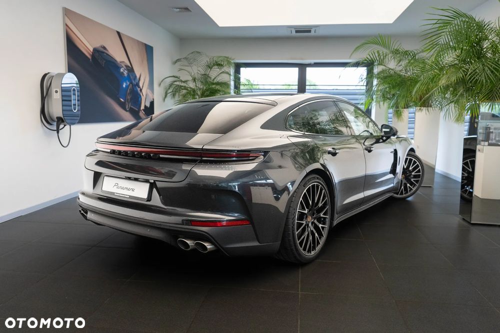 Porsche Panamera 4 E-Hybrid PHEV - 35