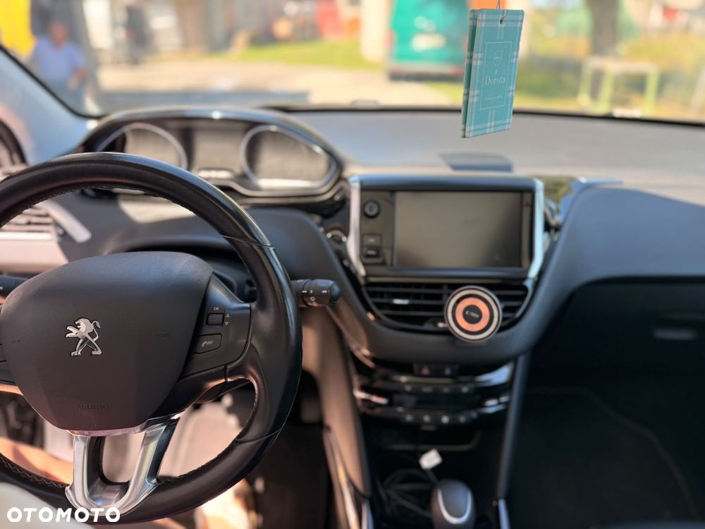Peugeot 2008 1.2 Pure Tech GPF Active S&S EAT6 - 6