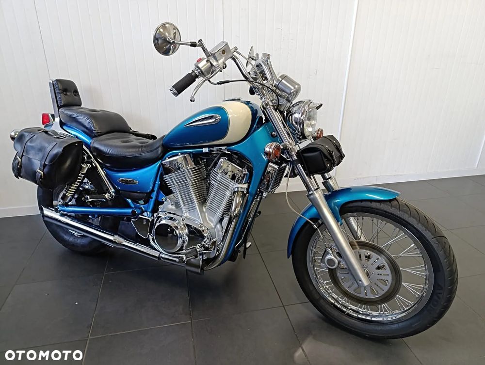 Suzuki Intruder