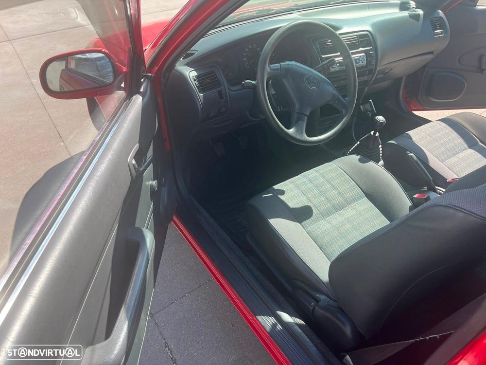 Toyota COROLLA (52CEA0) - 4