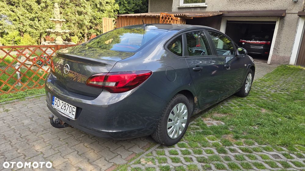 Opel Astra 1.6 Active - 1