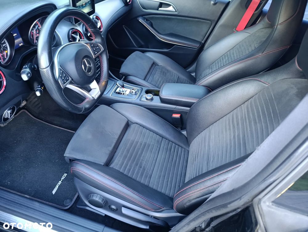 Mercedes-Benz CLA AMG 45 4Matic 7G-DCT - 3