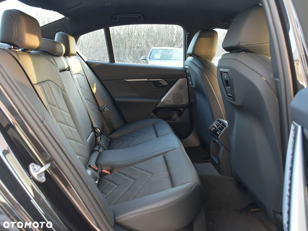 BMW Seria 5 520d xDrive - 15