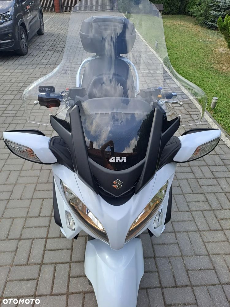 Suzuki Burgman - 16