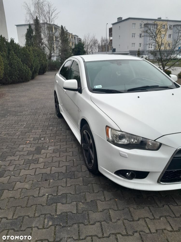 Mitsubishi Lancer 1.6 Invite - 3